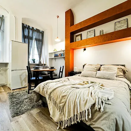 Walk 50m To Market Square & Rynek! Stylish 1br, Kitchen *