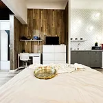Walk 50m To Market Square & Rynek! Stylish 1br, Kitchen דירה *