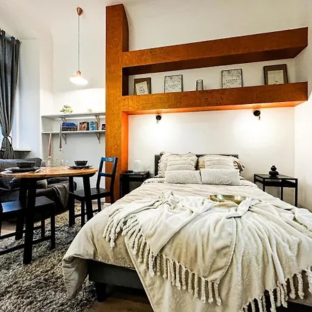 Walk 50m To Market Square & Rynek! Stylish 1br, Kitchen