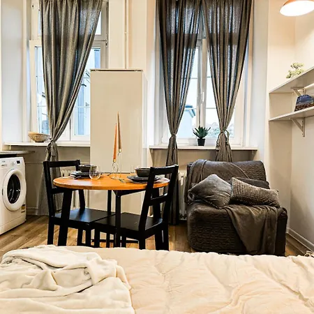 Walk 50m To Market Square & Rynek! Stylish 1br, Kitchen ורוצלב