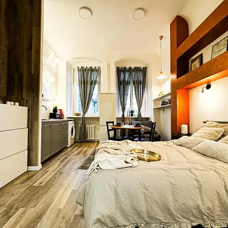 Walk 50m To Market Square & Rynek! Stylish 1br, Kitchen Apartment Wroclaw