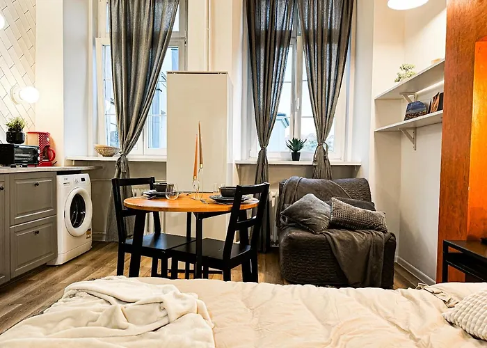 Walk 50m To Market Square & Rynek! Stylish 1br, Kitchen Wroclaw
