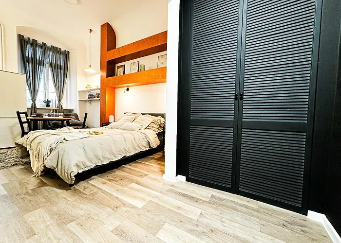 Walk 50m To Market Square & Rynek! Stylish 1br, Kitchen * Wroclaw